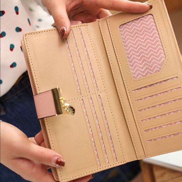 Pink floral cut clutch wallet - Picture 4 of 6